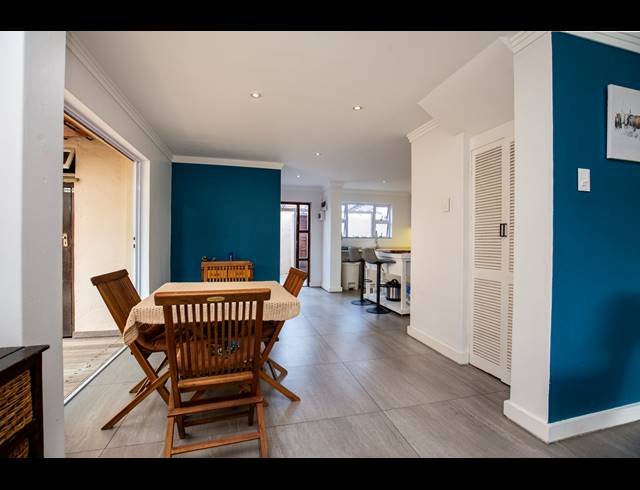 3 BEDROOM TOWNHOUSE FOR SALE IN UMHLANGA CENTRAL